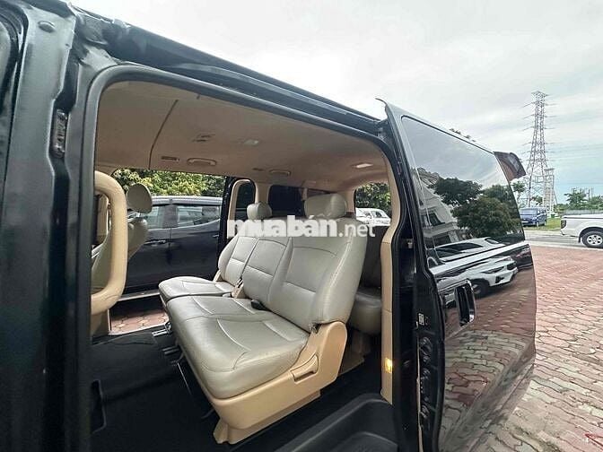 Hyundai Grand Starex 2016 9 chỗ Số sàn Dầu Đen