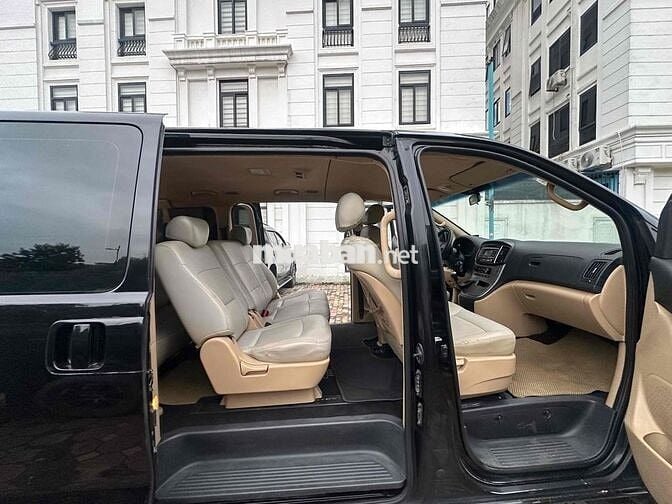 Hyundai Grand Starex 2016 9 chỗ Số sàn Dầu Đen