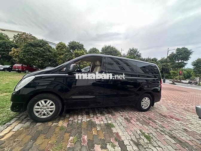 Hyundai Grand Starex 2016 9 chỗ Số sàn Dầu Đen