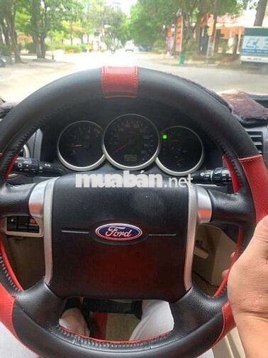 Ford Everest sx 2011  7chỗ máy Dầu màu Đen