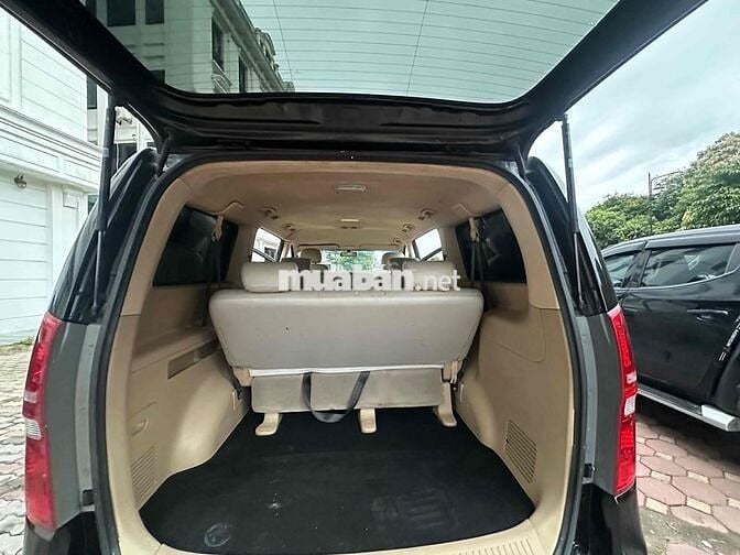 Hyundai Grand Starex 2016 9 chỗ Số sàn Dầu Đen