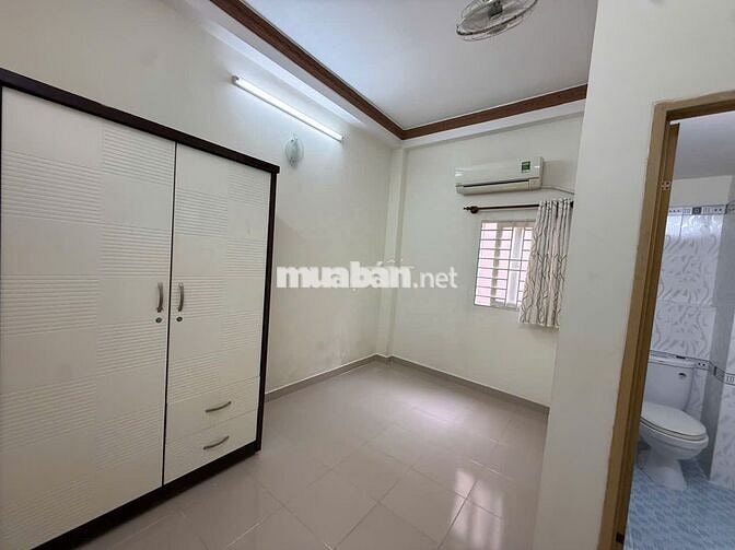 Quận 10, cho thuê phòng tiện nghi, máy lạnh, toilet riêng, tủ lạnh...
