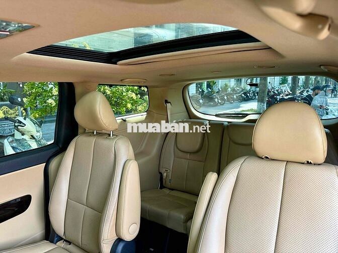 Kia Sedona 2.2 máy dầu cao cấp phom 2019