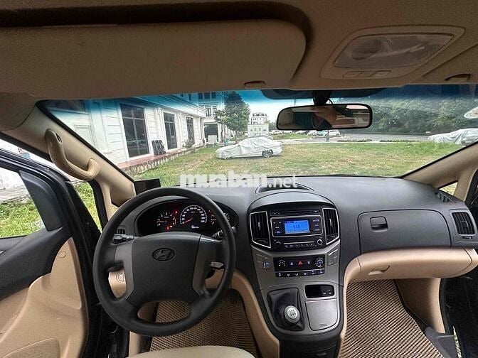 Hyundai Grand Starex 2016 9 chỗ Số sàn Dầu Đen