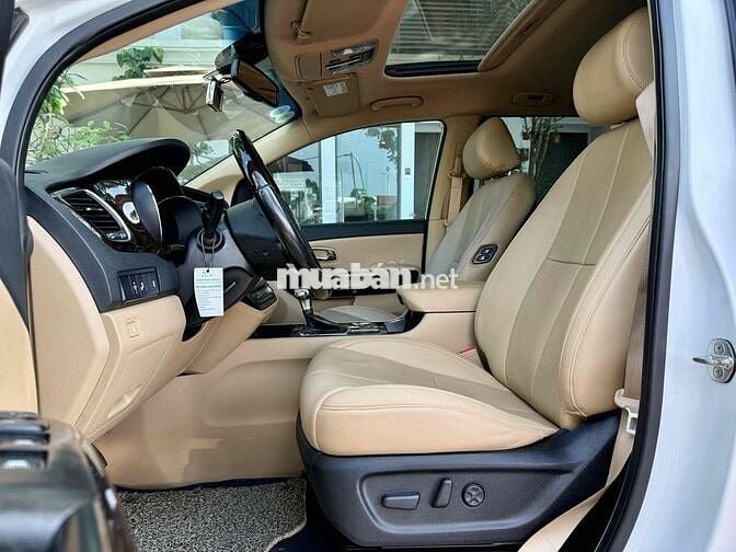 Kia Sedona 2.2 máy dầu cao cấp phom 2019
