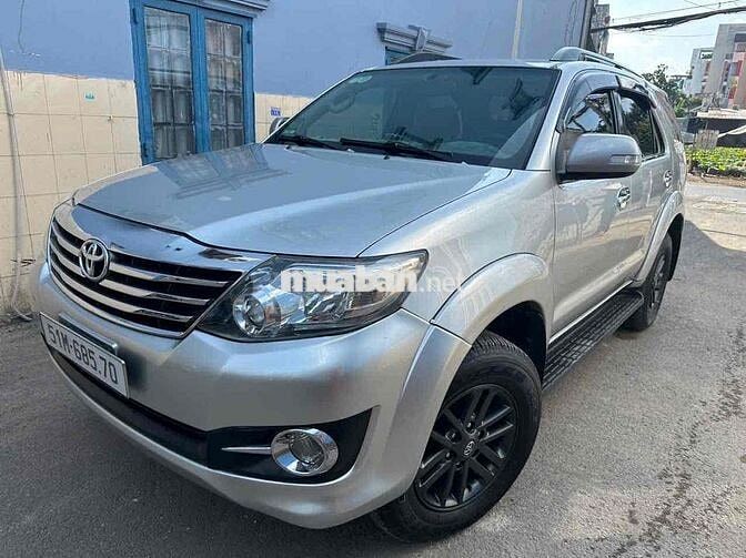 Toyota Fortuner 2015 Bạc Tự động 7 chỗ