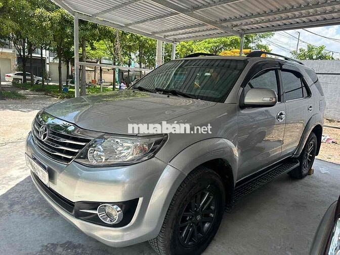 Toyota Fortuner 2015 Bạc Tự động 7 chỗ