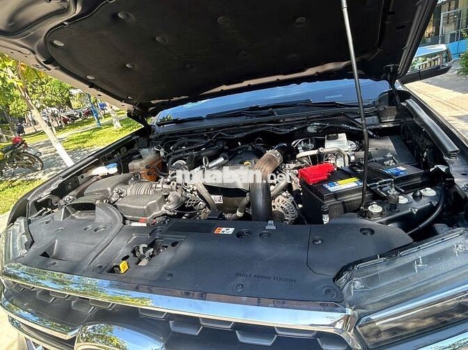Ford Everest Titanium 2022 83.000km Nâu