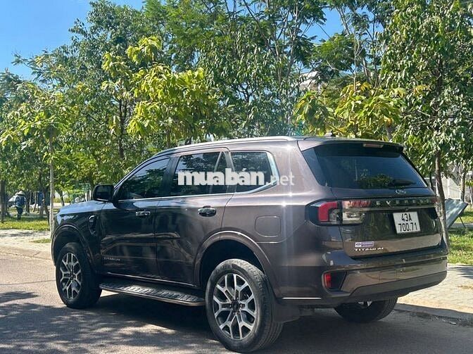 Ford Everest Titanium 2022 83.000km Nâu