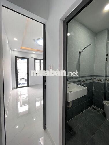 Bình Tân 3 tầng 72m2 - 3x8m-2PN - 3WC ngay trường TH Bình Long.