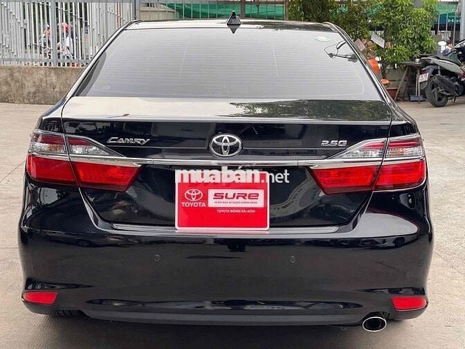 Toyota Camry 2.0E 2015, đen, biển TP(giảm từ 10tr)