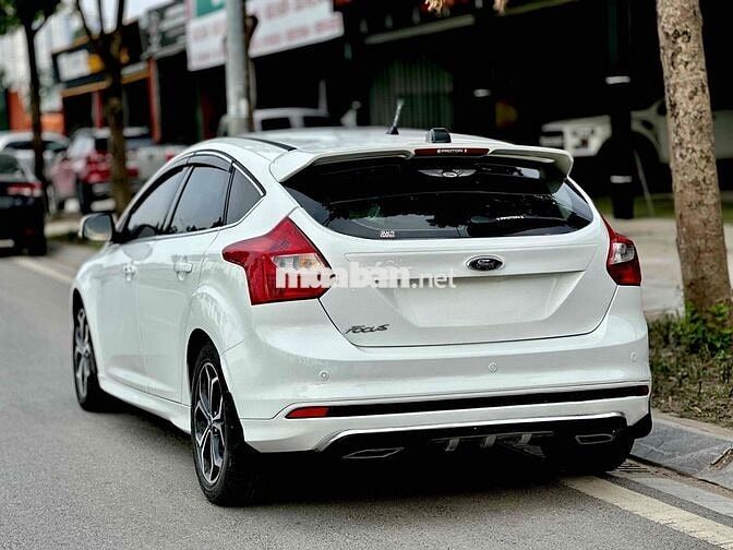 Ford Focus 2.0S 2014 Số tự động Trắng