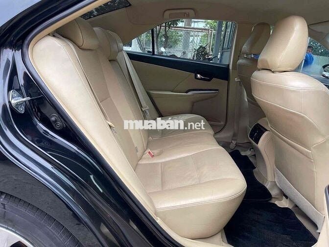 Toyota Camry 2.0E 2015, đen, biển TP(giảm từ 10tr)
