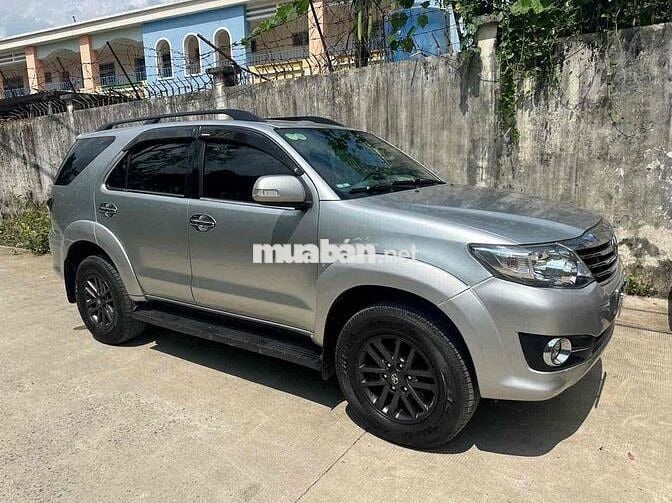 Toyota Fortuner 2015 Bạc Tự động 7 chỗ