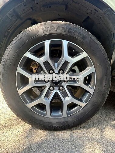 Ford Everest Titanium 2022 83.000km Nâu
