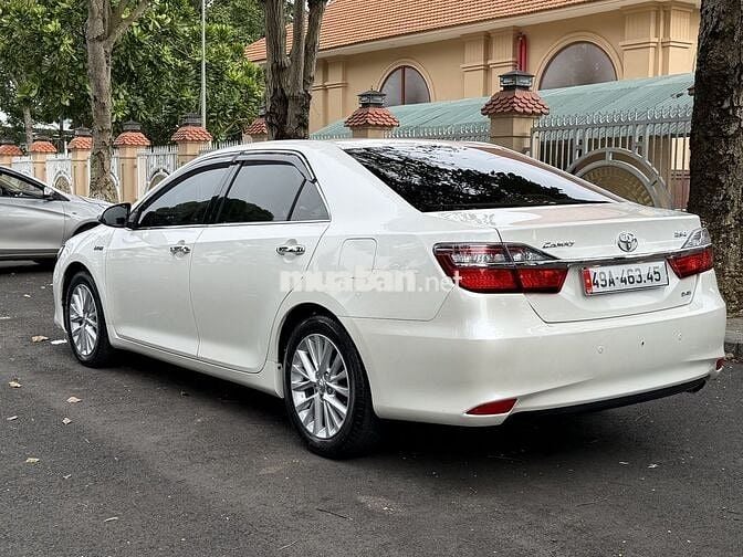 Toyota Camry 2.0 E 2018 Trắng 67000km