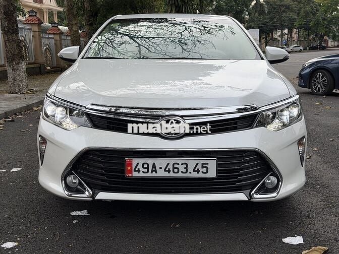 Toyota Camry 2.0 E 2018 Trắng 67000km