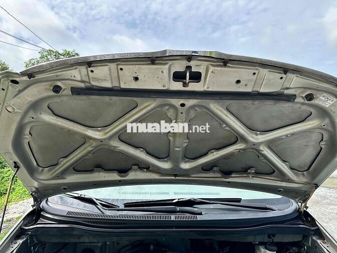 Toyota Innova 8 chỗ Sàn Xăng Bạc