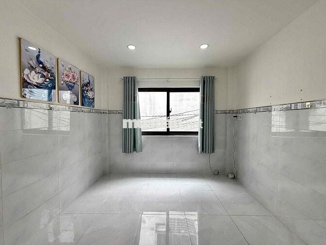 CHO THUÊ NNC HẺM LỚN Ô TÔ NGAY NGUYỄN TRÃI QUẬN 1
