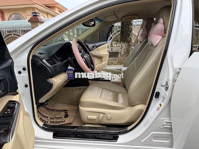 Toyota Camry 2.0 E 2018 Trắng 67000km