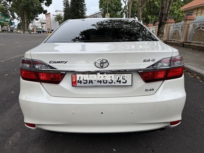 Toyota Camry 2.0 E 2018 Trắng 67000km