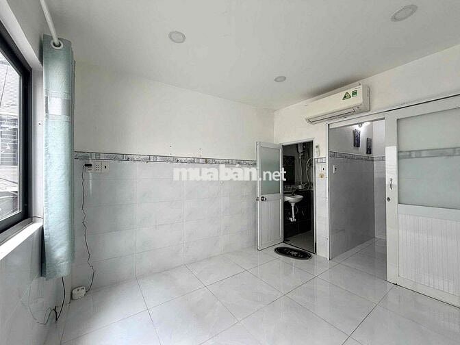 CHO THUÊ NNC HẺM LỚN Ô TÔ NGAY NGUYỄN TRÃI QUẬN 1