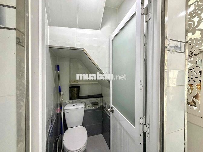 CHO THUÊ NNC HẺM LỚN Ô TÔ NGAY NGUYỄN TRÃI QUẬN 1