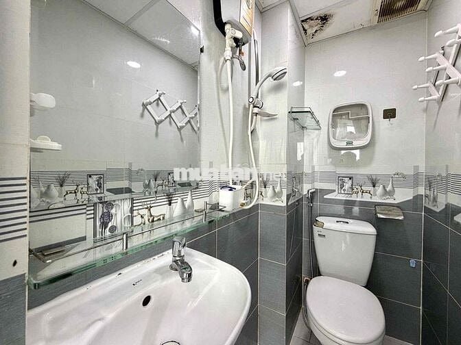 CHO THUÊ NNC HẺM LỚN Ô TÔ NGAY NGUYỄN TRÃI QUẬN 1