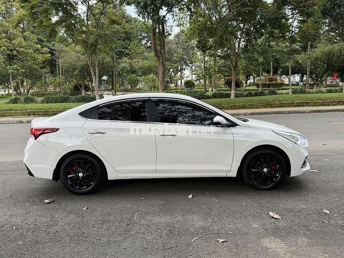 Hyundai Accent 2019 Tự động Trắng 78000 km