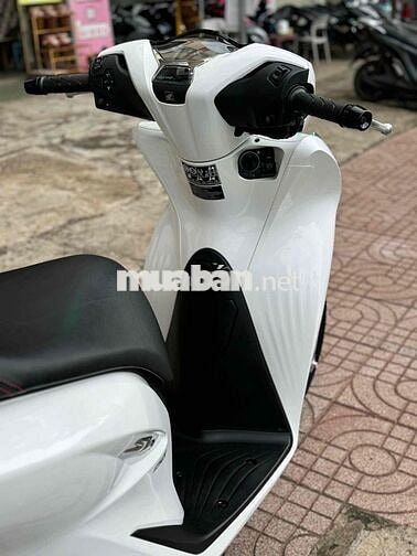 Honda SH 150cc 2022 Trắng Ngọc Trinh