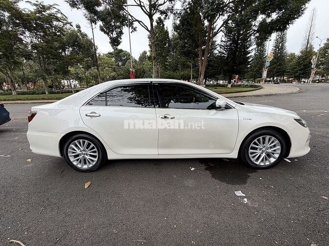 Toyota Camry 2.0 E 2018 Trắng 67000km