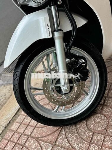 Honda SH 150cc 2022 Trắng Ngọc Trinh