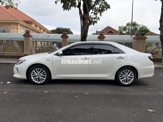 Toyota Camry 2.0 E 2018 Trắng 67000km