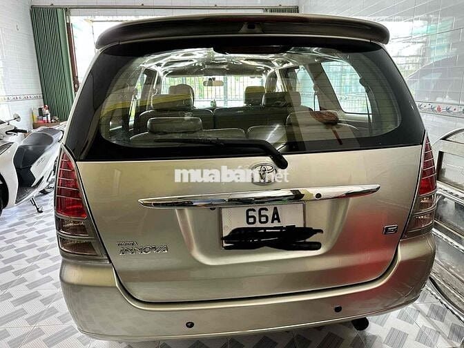 Toyota Innova 8 chỗ Sàn Xăng Bạc