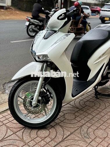 Honda SH 150cc 2022 Trắng Ngọc Trinh