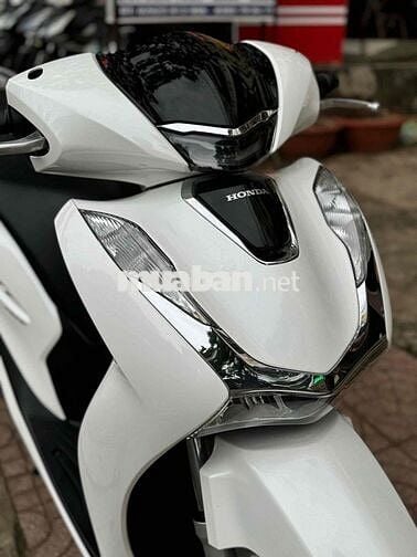 Honda SH 150cc 2022 Trắng Ngọc Trinh