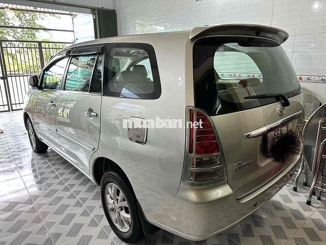Toyota Innova 8 chỗ Sàn Xăng Bạc