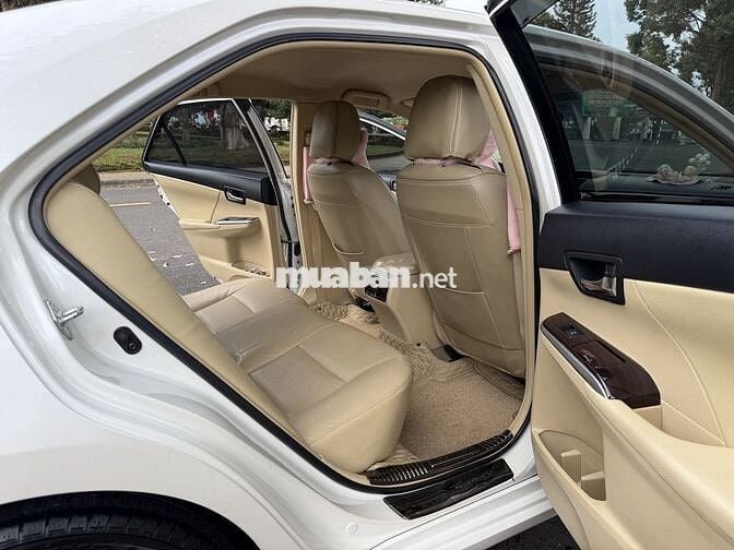 Toyota Camry 2.0 E 2018 Trắng 67000km