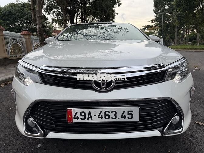 Toyota Camry 2.0 E 2018 Trắng 67000km