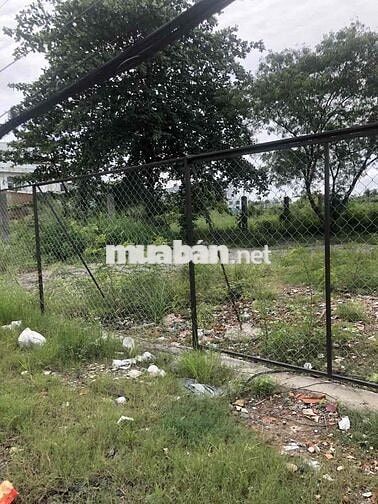 Bán miếng đất đường số 11 DT 82m2/2tỷ830 bớt lộc, sổ riêng công chứng.