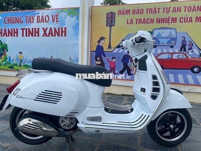 Piaggio Vespa GTS Trắng