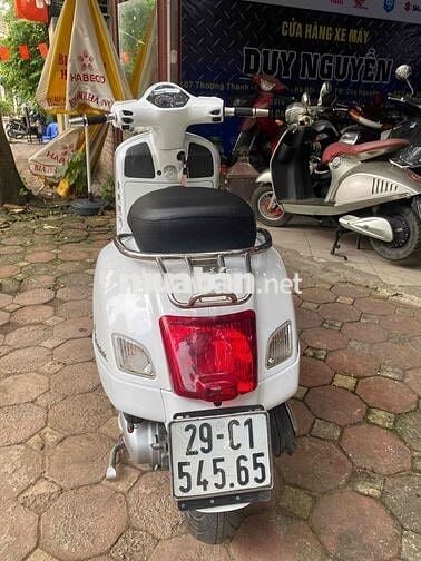 Piaggio Vespa GTS Trắng