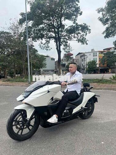 Honda NM4-750 Trắng