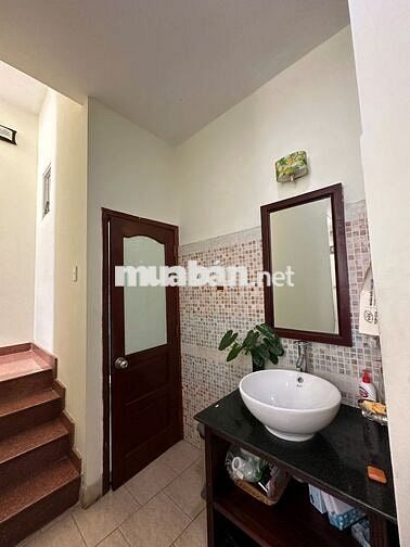 TÒA NHÀ MT NGUYỄN CỬU VÂN - 6x15m - HẦM 5 TẦNG THANG MÁY - 75 TRIỆU