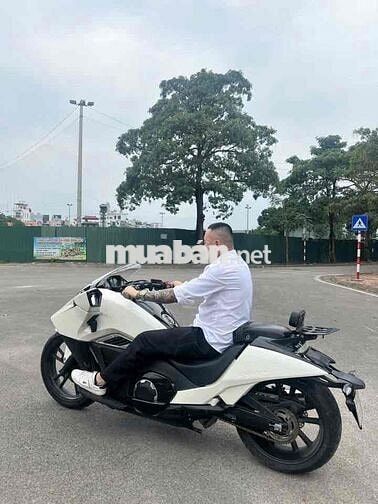Honda NM4-750 Trắng