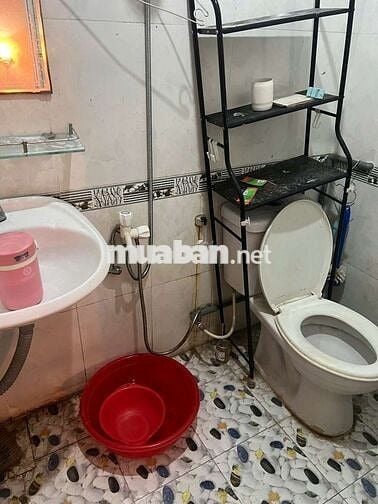 Cho thuê ở lâu dài nhà chủ sơn lại sạch sẽ