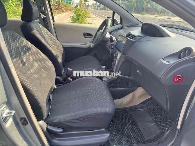 Toyota Yaris 2010 1.3AT Tự động Xám