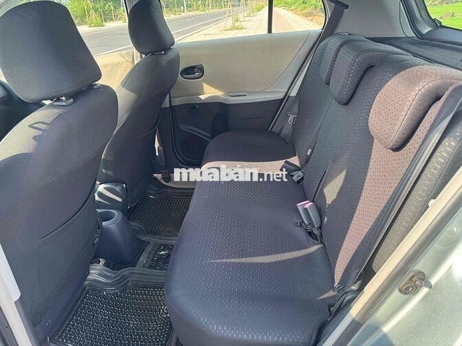 Toyota Yaris 2010 1.3AT Tự động Xám