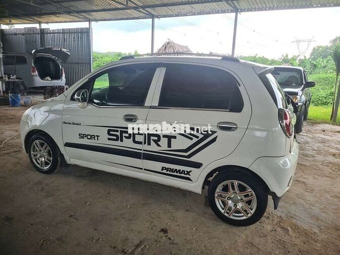 Chevrolet Spark Trắng 5 chỗ