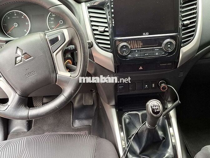 Mitsubishi Pajero Sport 2019 Số sàn Trắng